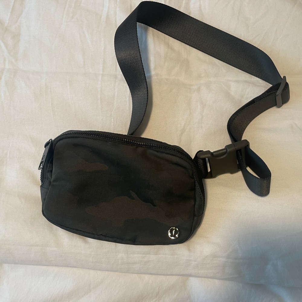 Lululemon belt bag